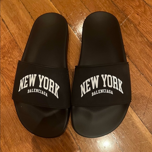 NWT BALENCIAGA Cities New York rubber slides - Picture 6 of 10